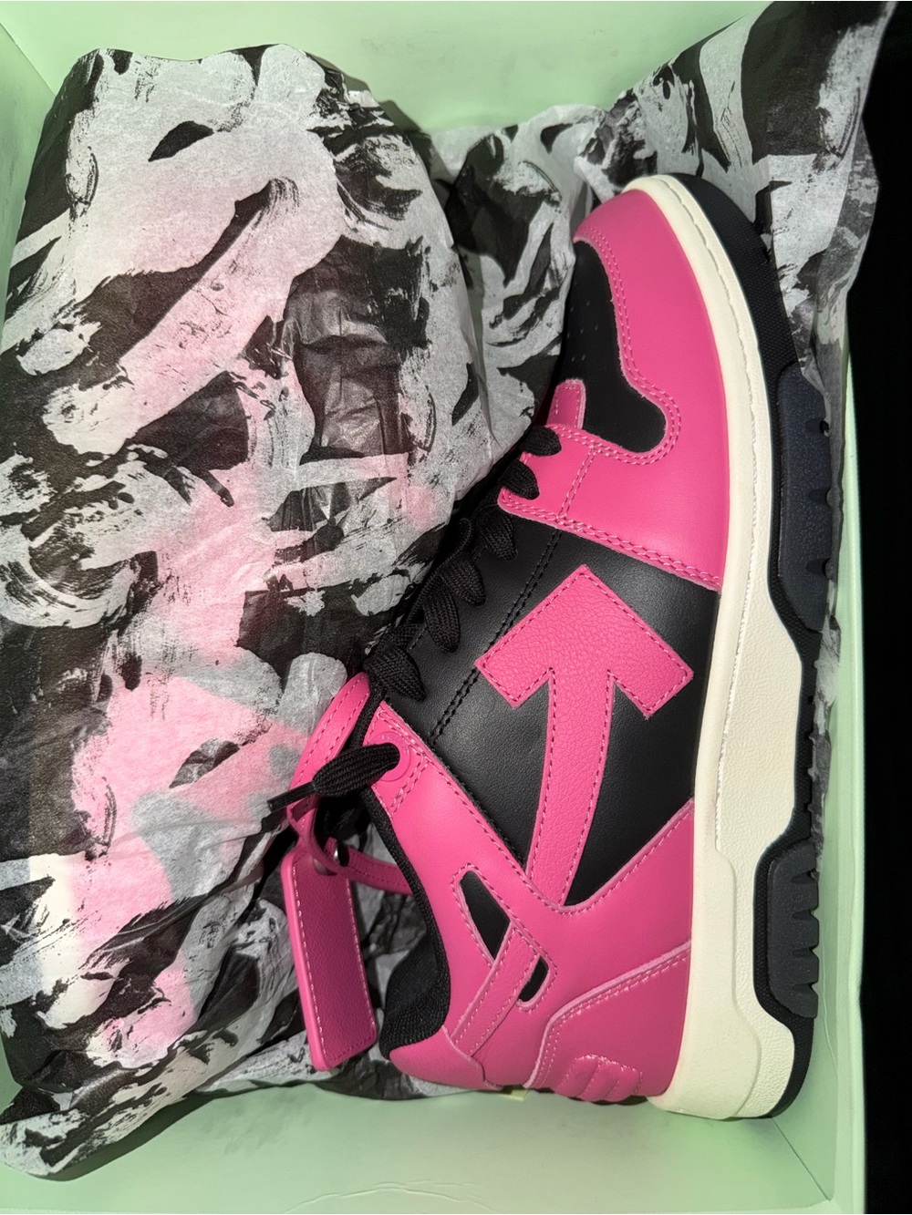 Off-White Low-Top Athletic Leather Sneakers in Black & Hot Pink Authentic